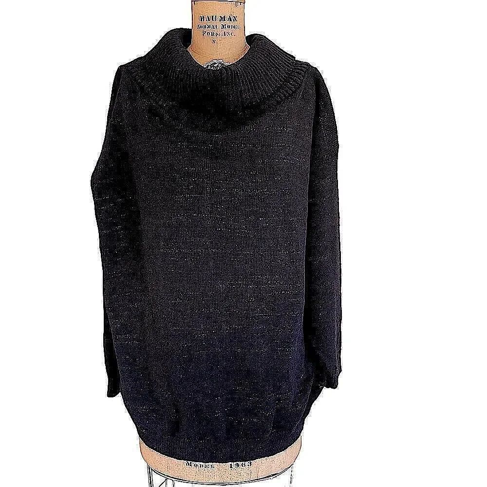 Vtg 80s Black and silver sparkly turn down collar oversize sweater .